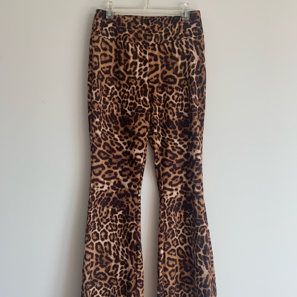 Wide-Leg Leopard Patterned Pants